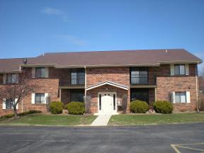 Apartment With Green Lawn